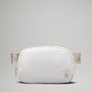 NEW LULULEMON EVERYWHERE BELT BAG WORDMARK VAPOR/GOLD/SILVER